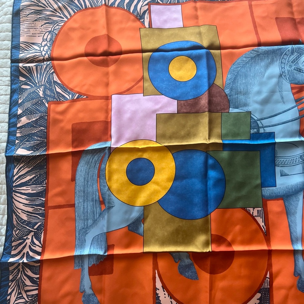 Hermes 90cm 100% silk Cavalier en formes - Picture 6 of 7